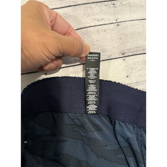 Legends Apparel Mens Active Relay Shorts Size L Blue Camo Unlined 7” Inseam Gym - Picture 12 of 16